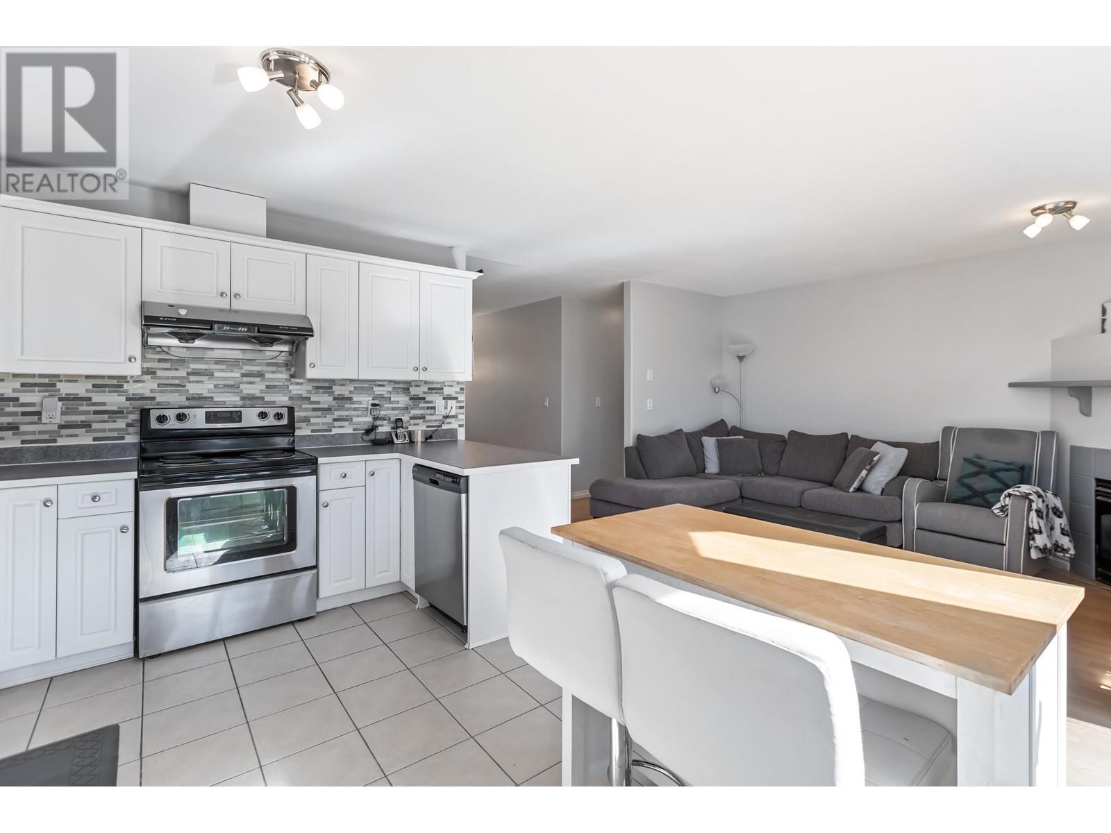 20660 Thorne Avenue, Maple Ridge, British Columbia  V2X 2K8 - Photo 15 - R2975173