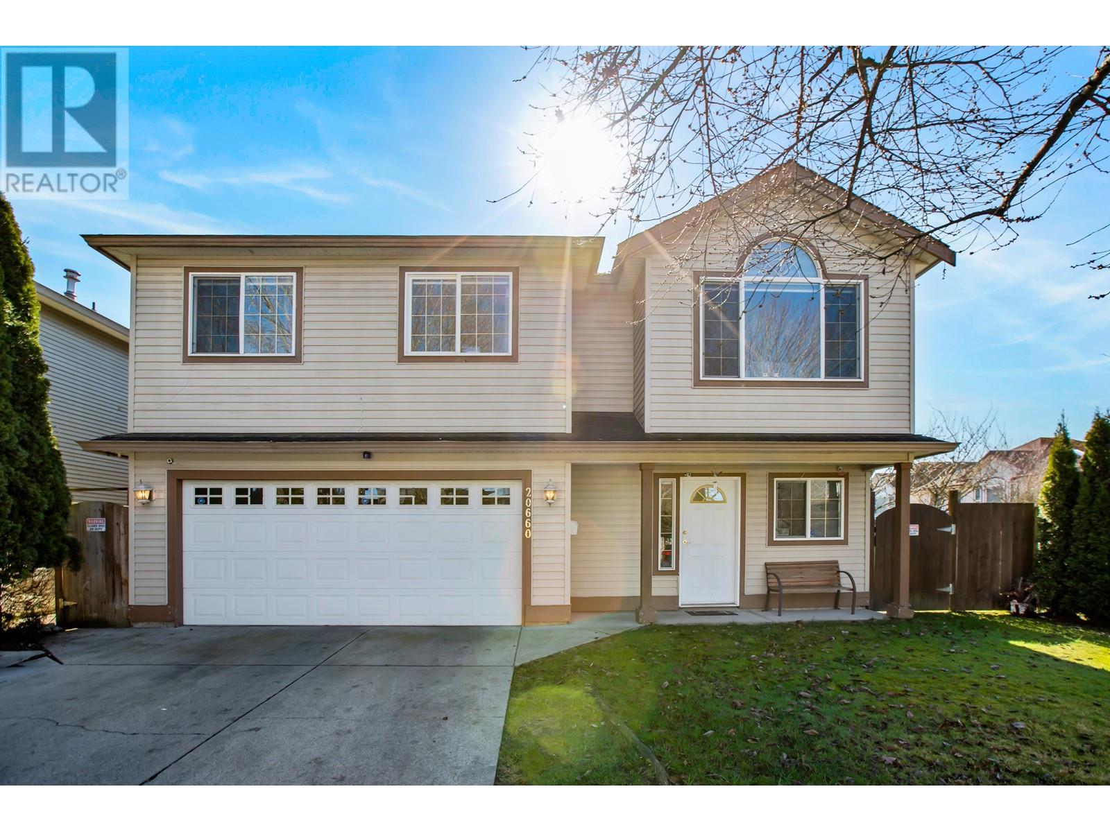 20660 Thorne Avenue, Maple Ridge, British Columbia  V2X 2K8 - Photo 2 - R2975173