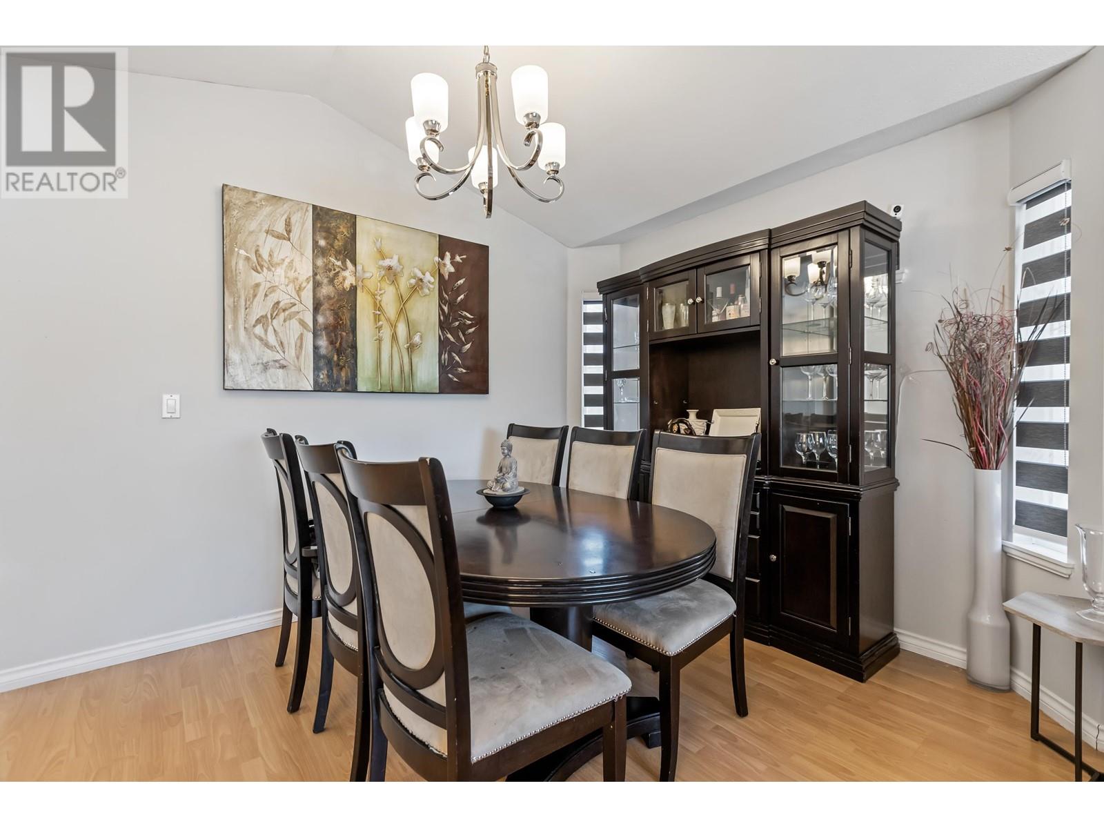 20660 Thorne Avenue, Maple Ridge, British Columbia  V2X 2K8 - Photo 5 - R2975173