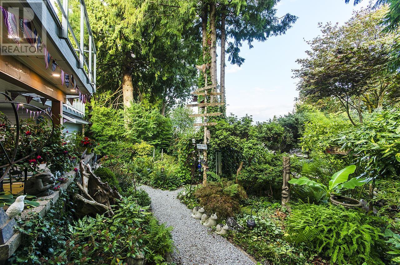 1651 Scarborough Crescent, Port Coquitlam, British Columbia  V3C 2P9 - Photo 36 - R2975181