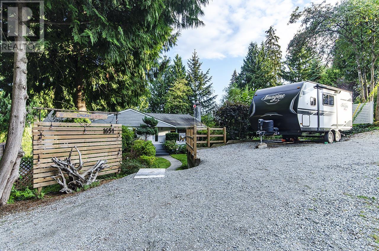 1651 Scarborough Crescent, Port Coquitlam, British Columbia  V3C 2P9 - Photo 40 - R2975181