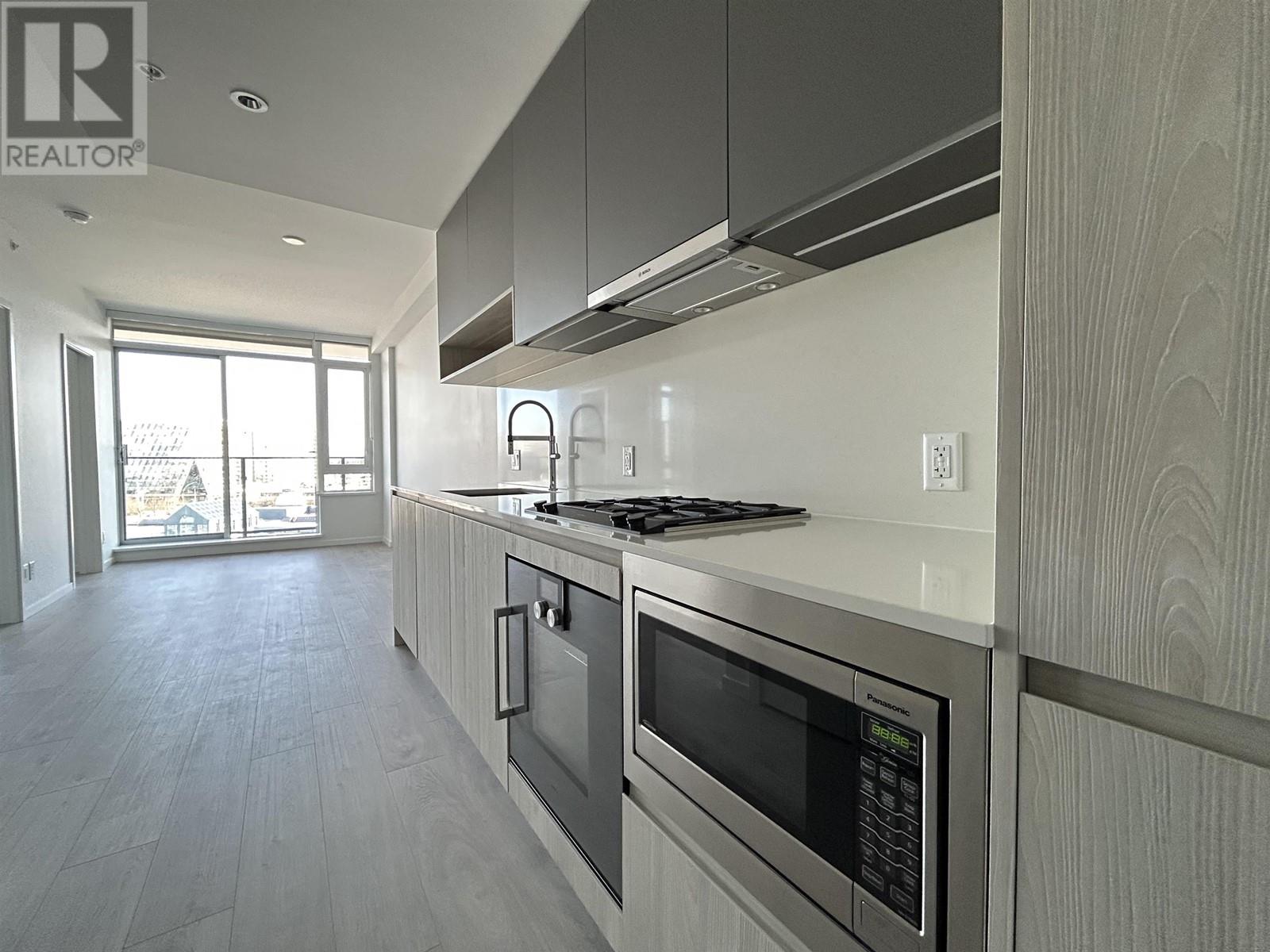 Listing Picture 10 of 26 : 713 6788 MINORU BOULEVARD, Richmond / 烈治文 - 魯藝地產 Yvonne Lu Group - MLS Medallion Club Member
