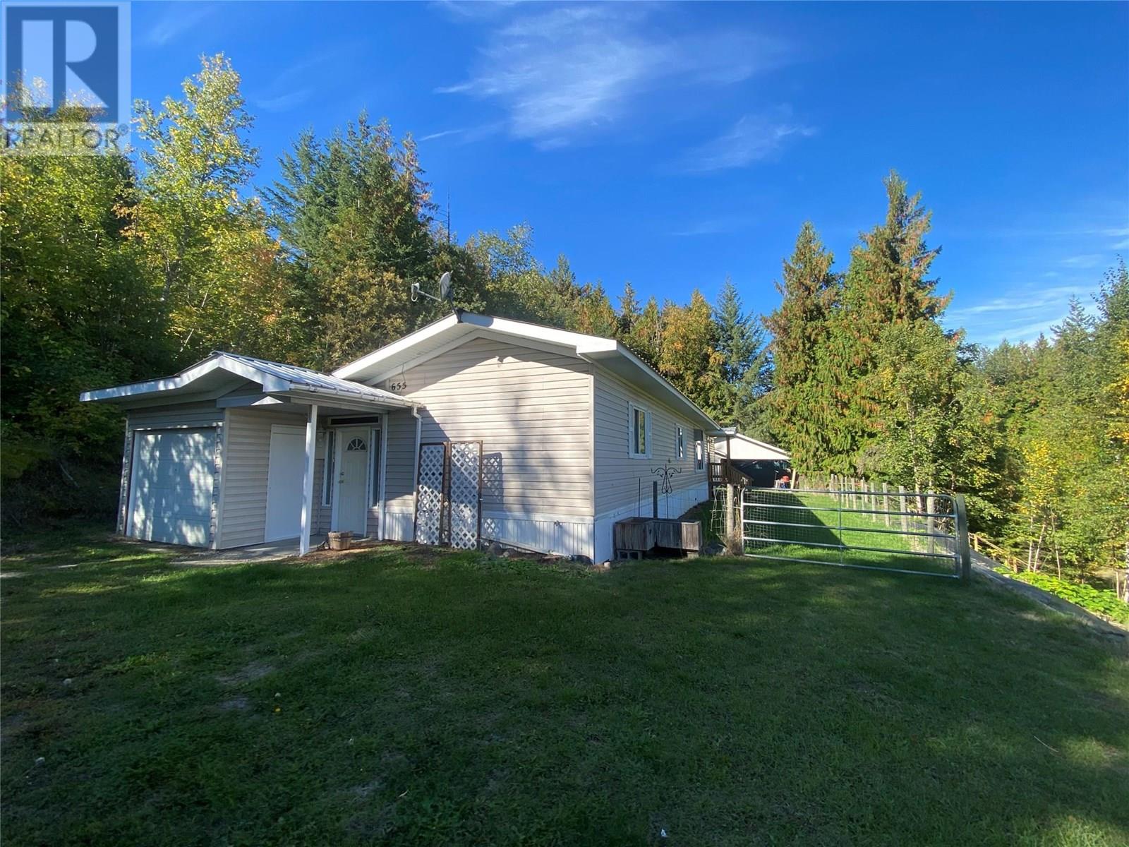 655 Caouette Road, Sorrento, British Columbia  V0E 2W1 - Photo 25 - 10337316