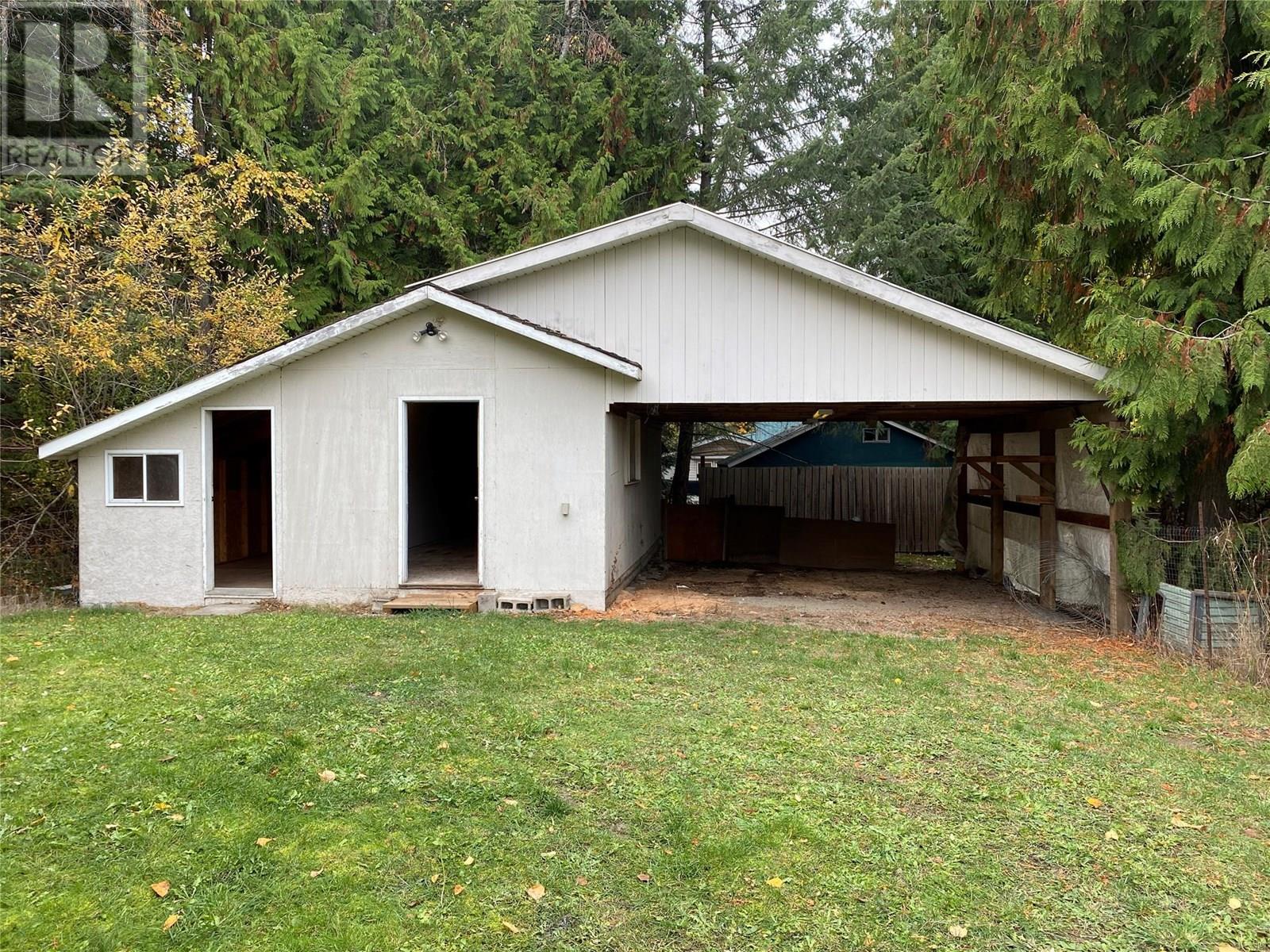 655 Caouette Road, Sorrento, British Columbia  V0E 2W1 - Photo 26 - 10337316