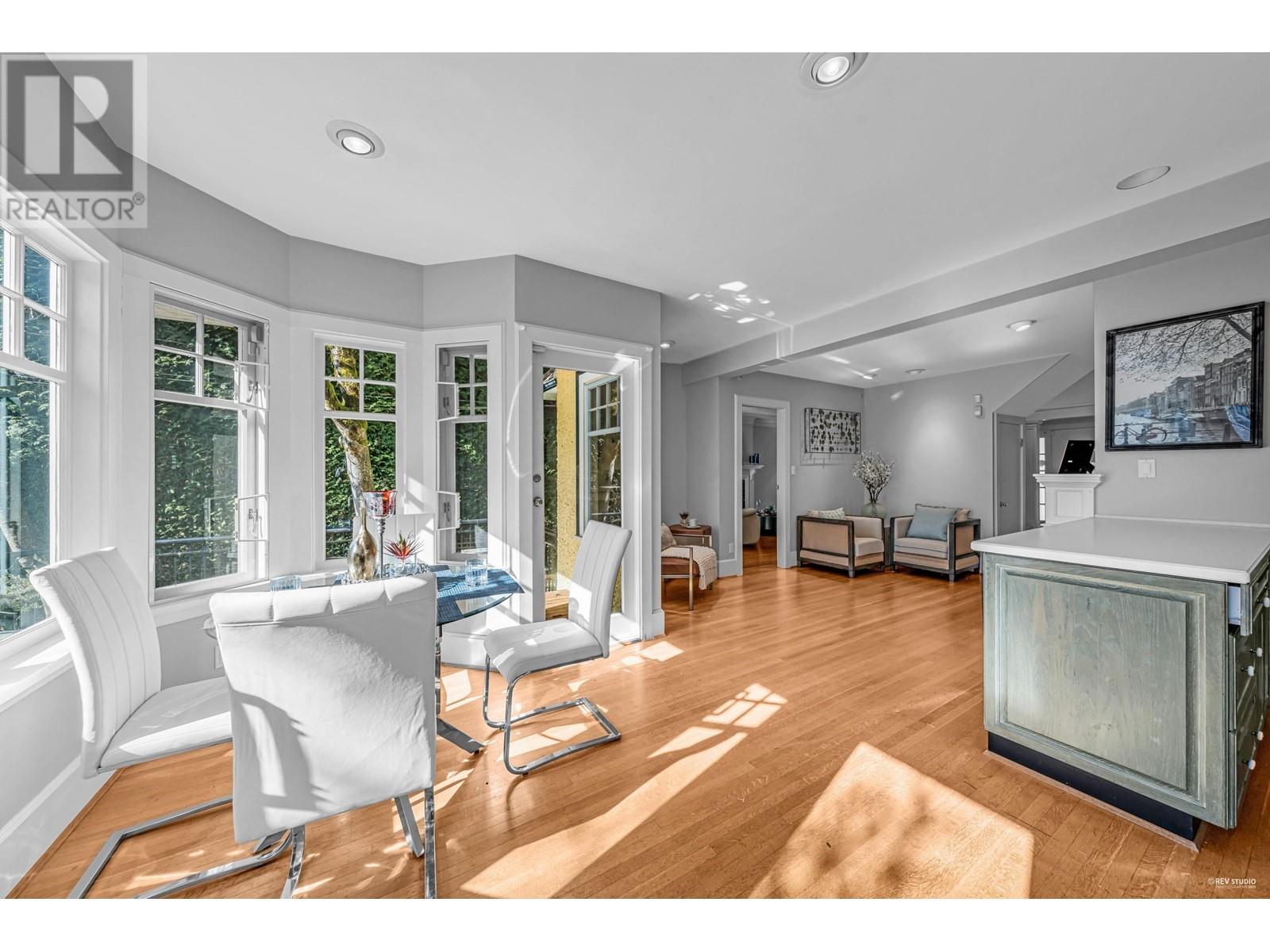 Listing Picture 16 of 40 : 1122 W 27TH AVENUE, Vancouver / 溫哥華 - 魯藝地產 Yvonne Lu Group - MLS Medallion Club Member