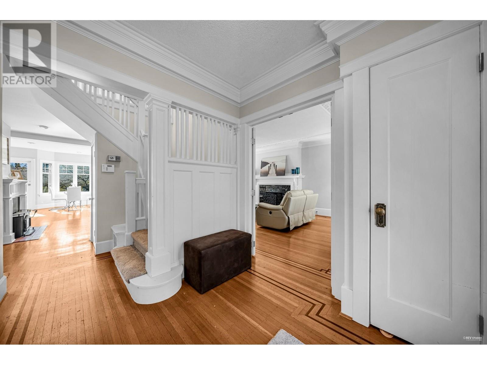 Listing Picture 8 of 40 : 1122 W 27TH AVENUE, Vancouver / 溫哥華 - 魯藝地產 Yvonne Lu Group - MLS Medallion Club Member