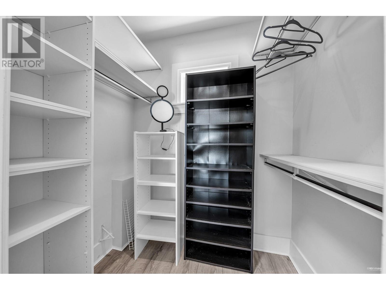 Listing Picture 28 of 40 : 1122 W 27TH AVENUE, Vancouver / 溫哥華 - 魯藝地產 Yvonne Lu Group - MLS Medallion Club Member