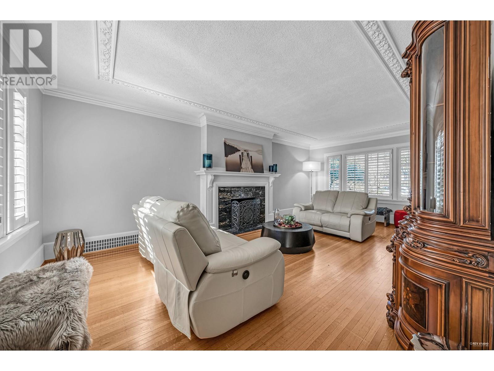 Listing Picture 10 of 40 : 1122 W 27TH AVENUE, Vancouver / 溫哥華 - 魯藝地產 Yvonne Lu Group - MLS Medallion Club Member