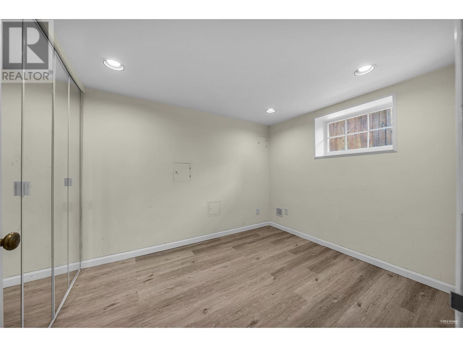 Listing Picture 35 of 40 : 1122 W 27TH AVENUE, Vancouver / 溫哥華 - 魯藝地產 Yvonne Lu Group - MLS Medallion Club Member