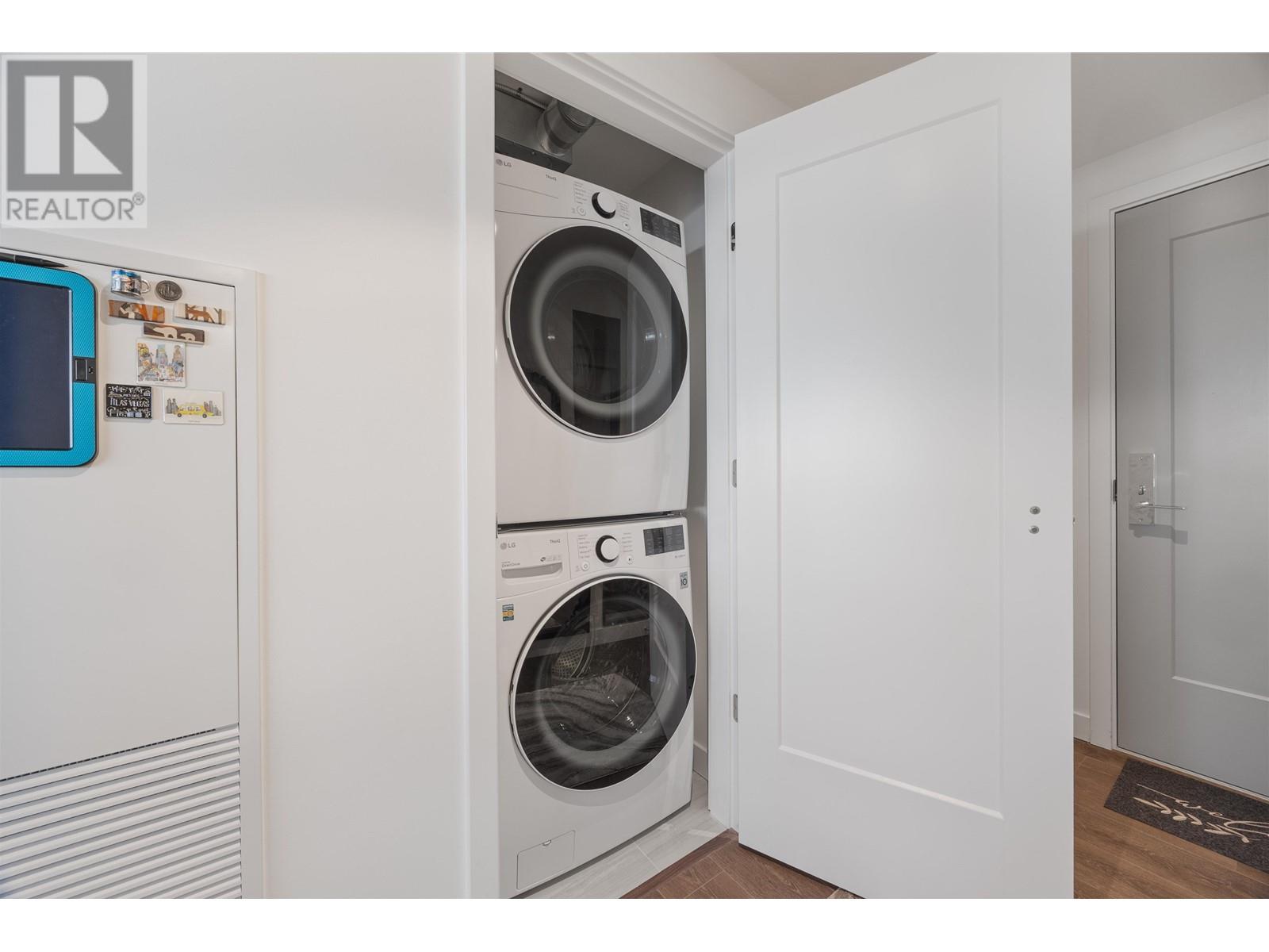 1604 1045 Austin Avenue, Coquitlam, British Columbia  V3K 0G9 - Photo 4 - R2974178
