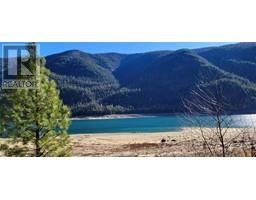 5378 Broadwater Road, castlegar, British Columbia