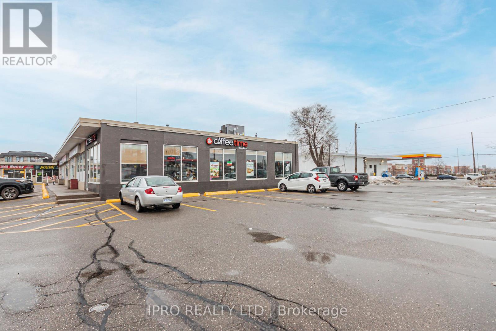 Property at 704 MAJOR MACKENZIE DRIVE image 1