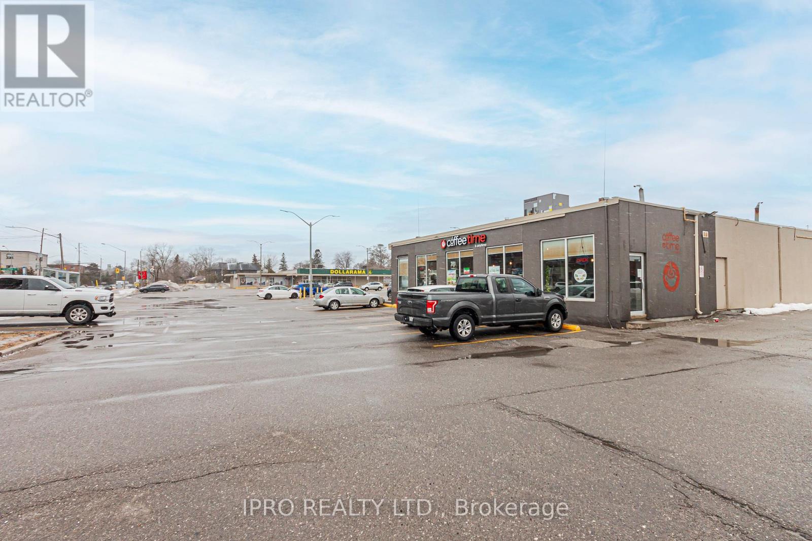 Property at 704 MAJOR MACKENZIE DRIVE image 3