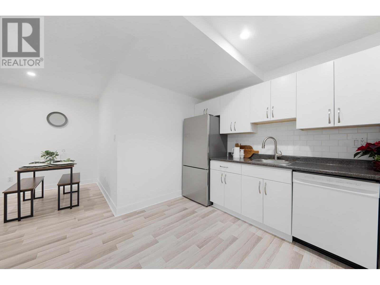113 1209 Howie Avenue, Coquitlam, British Columbia  V3J 1T9 - Photo 1 - R2975054