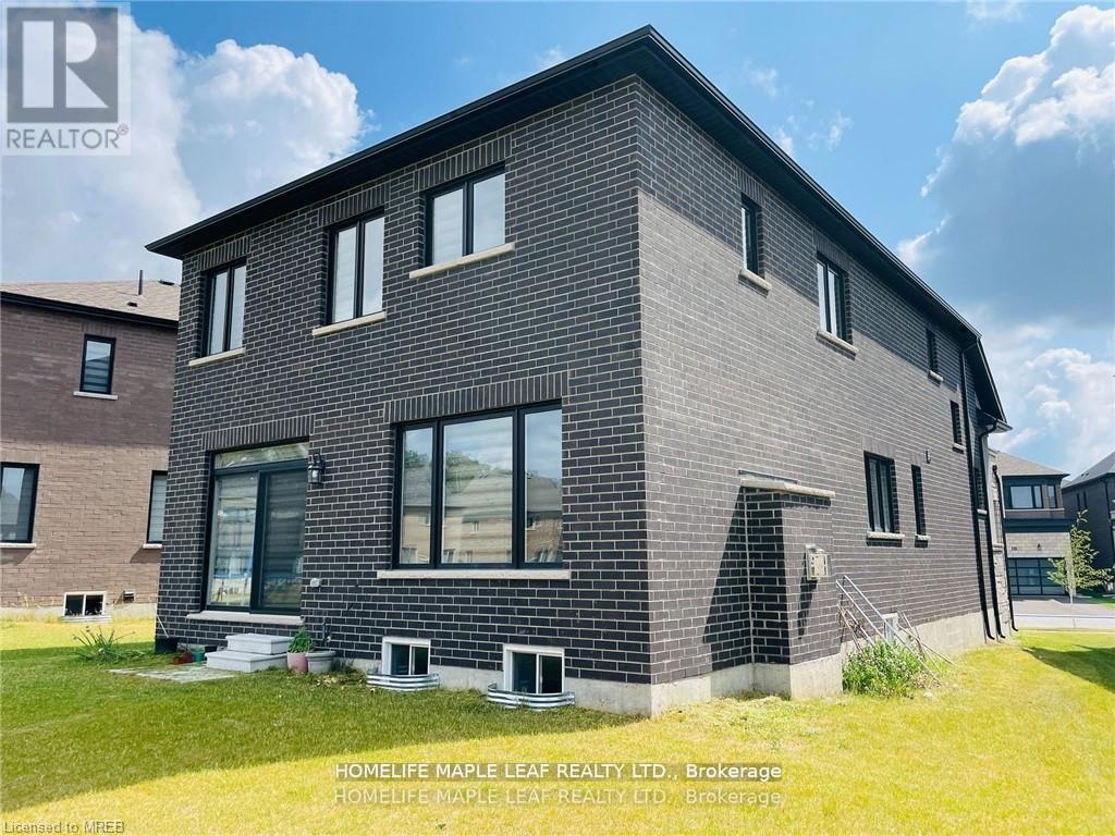 Property at 117 SILVERWOOD CRESCENT image 4