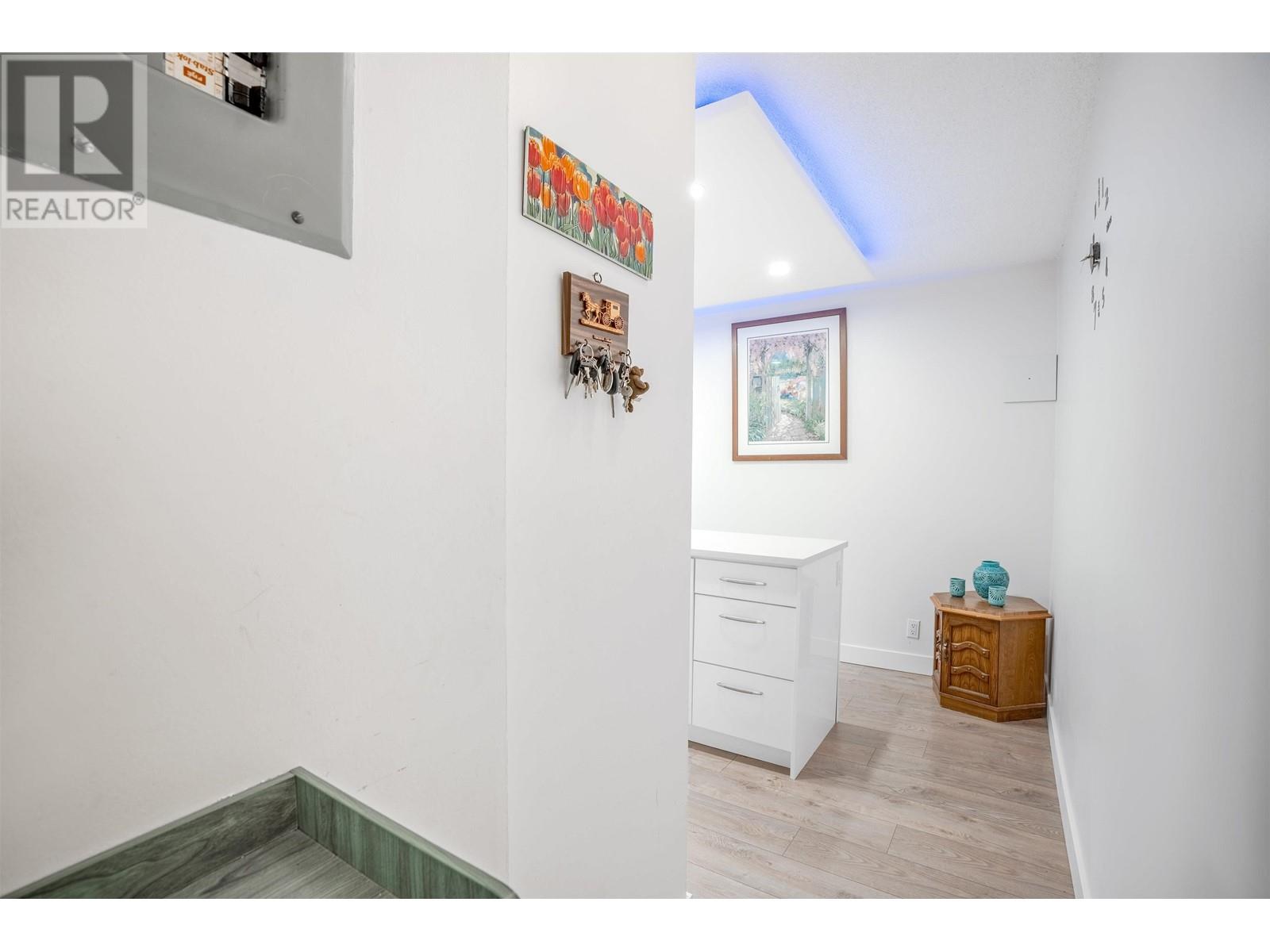 Property at 505 2012 FULLERTON AVENUE image 2