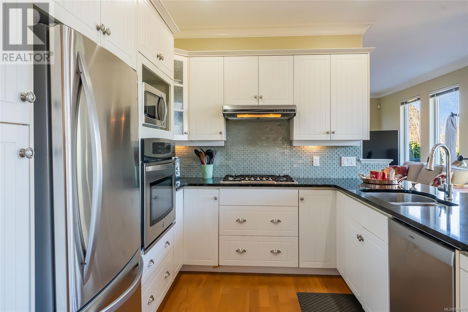 Property at 1260 Augusta Close image 3