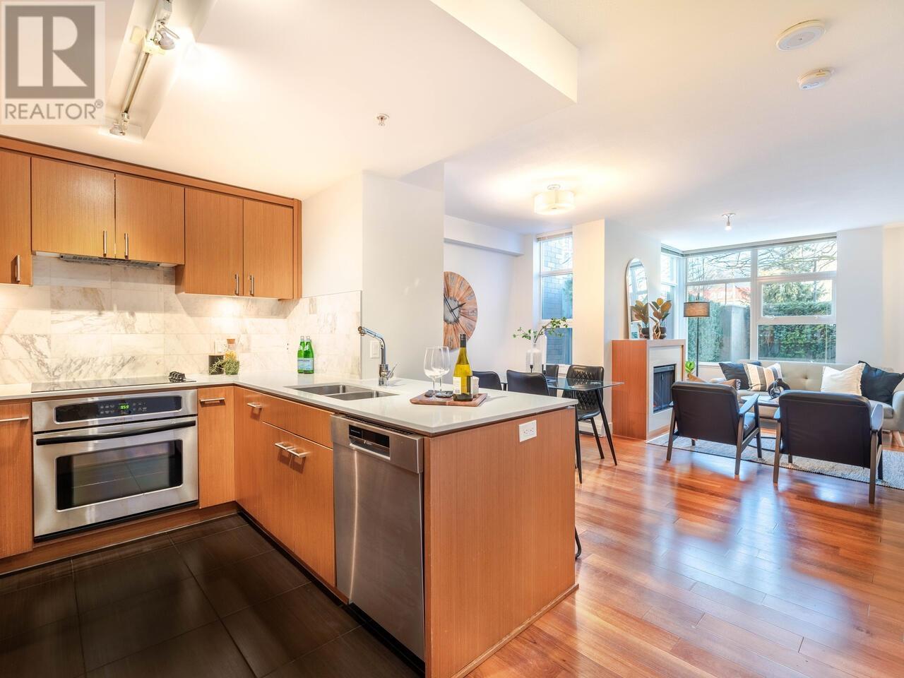 1303 Civic Place Mews, North Vancouver, British Columbia  V7M 0B2 - Photo 10 - R2968541