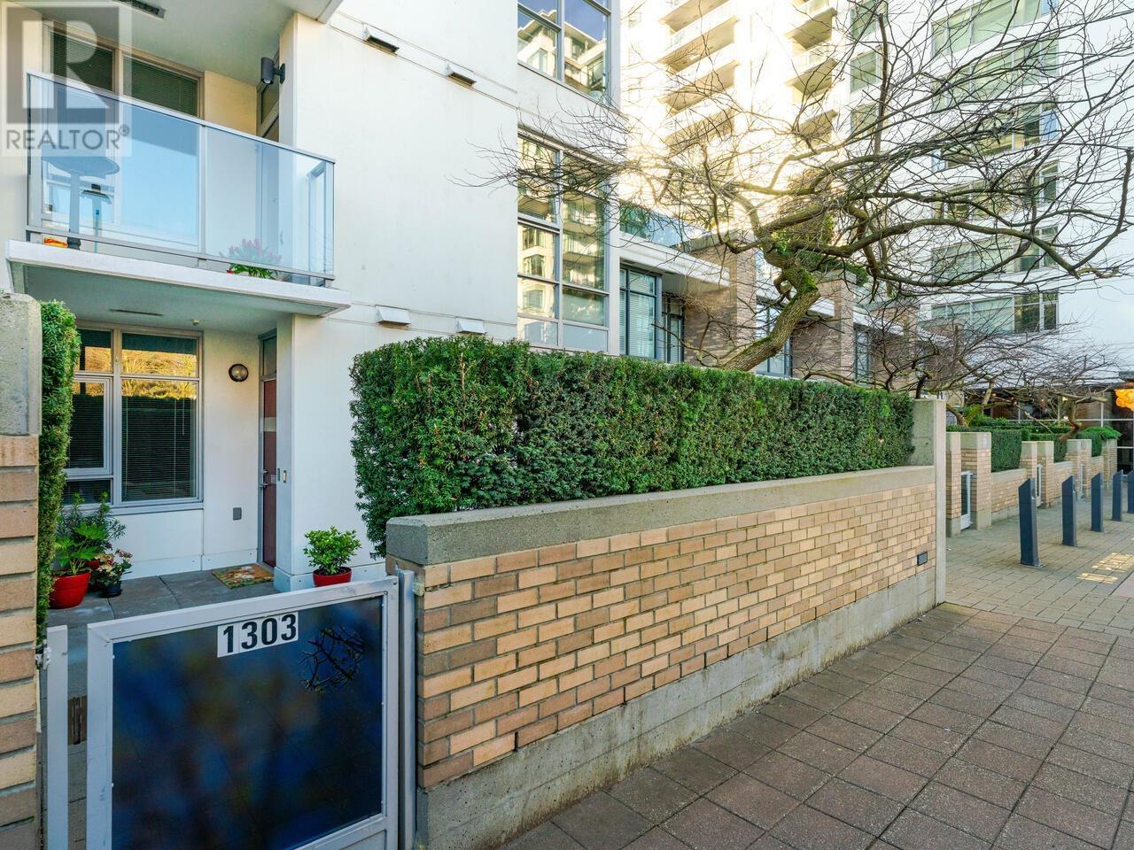 Property at 1303 CIVIC PLACE MEWS image 1