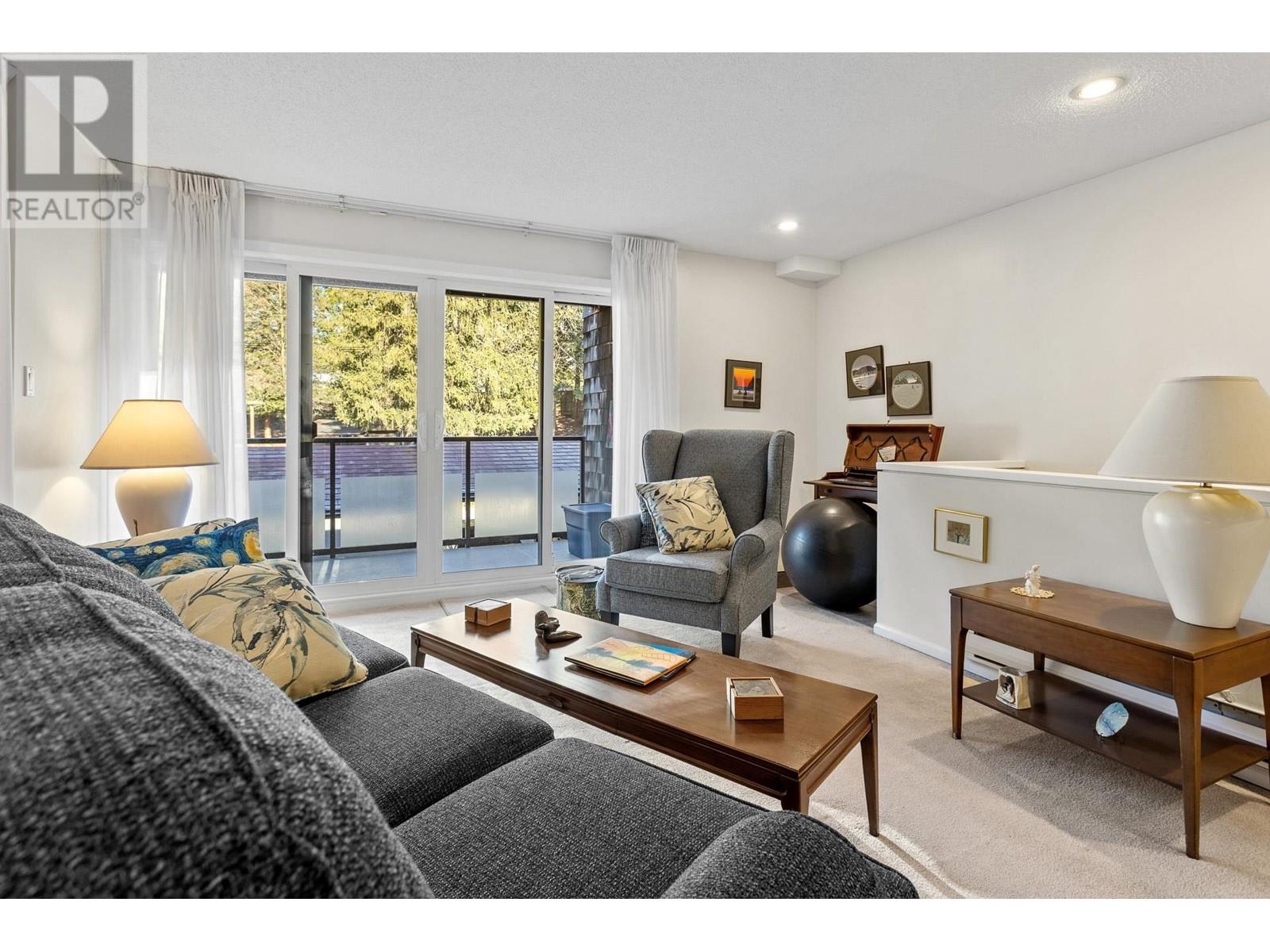 Listing Picture 7 of 18 : 4181 BRIDGEWATER CRESCENT, Burnaby / 本拿比 - 魯藝地產 Yvonne Lu Group - MLS Medallion Club Member