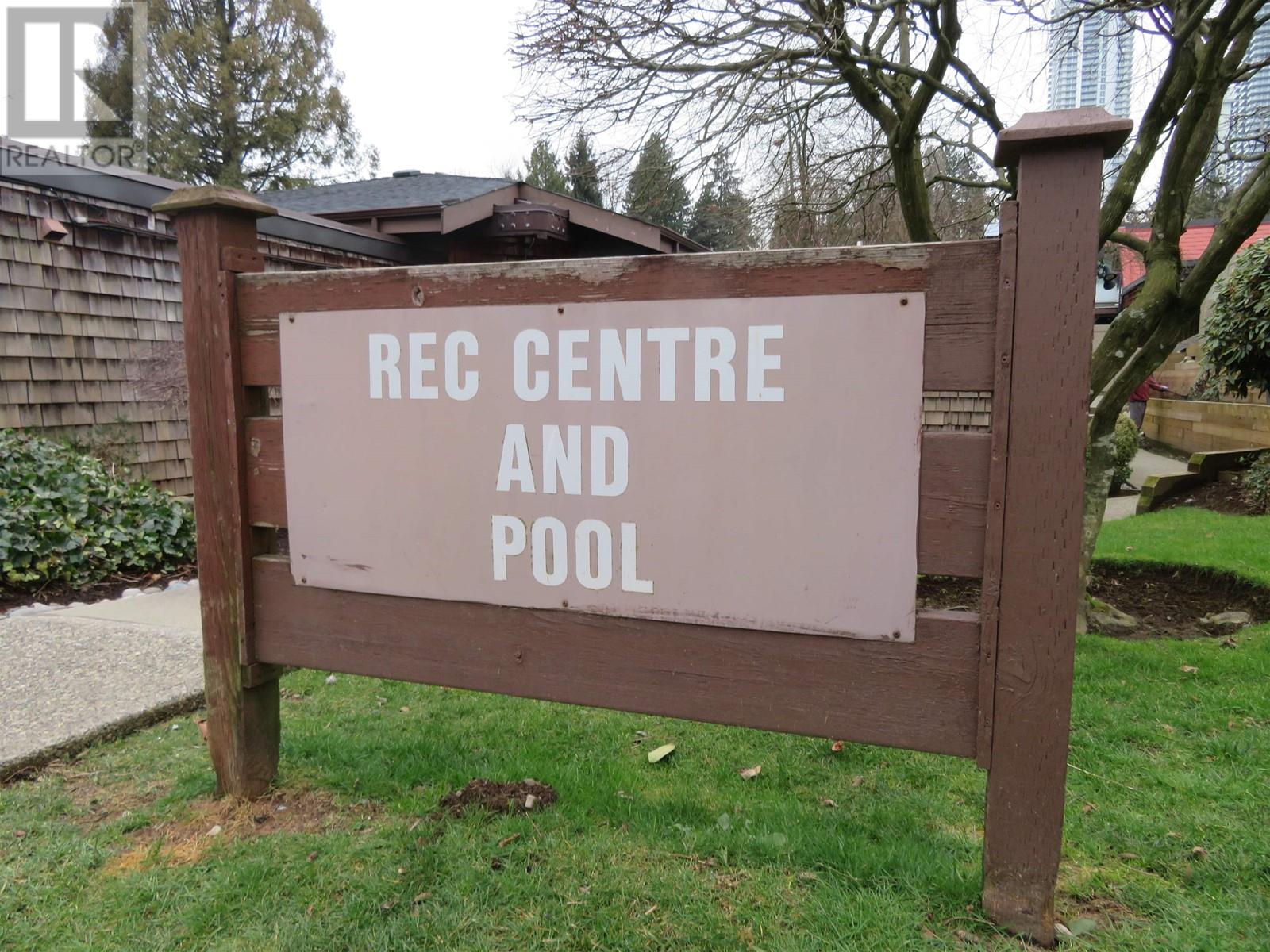 Listing Picture 17 of 18 : 4181 BRIDGEWATER CRESCENT, Burnaby / 本拿比 - 魯藝地產 Yvonne Lu Group - MLS Medallion Club Member