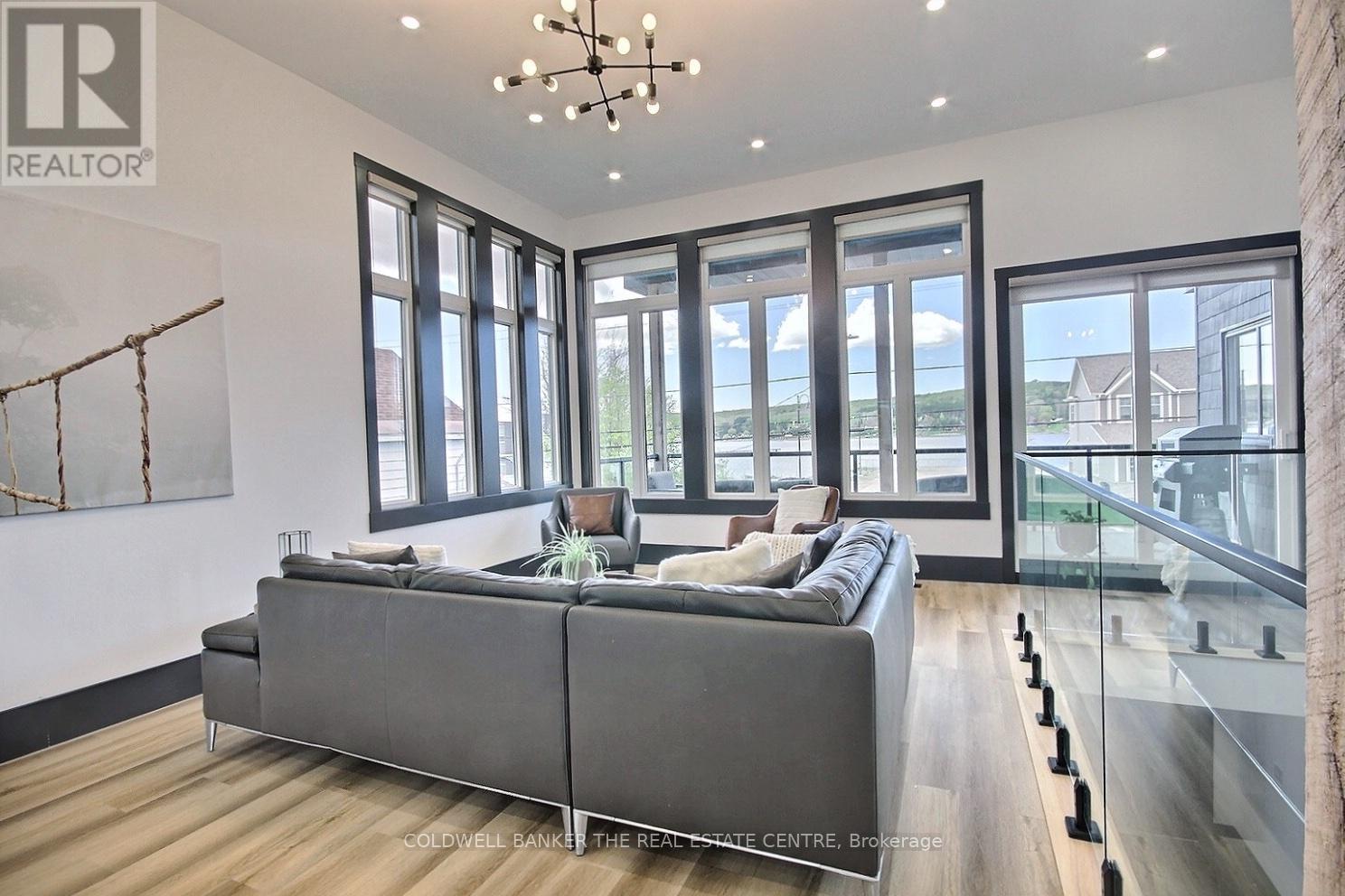 Property at 171 FOX STREET image 4