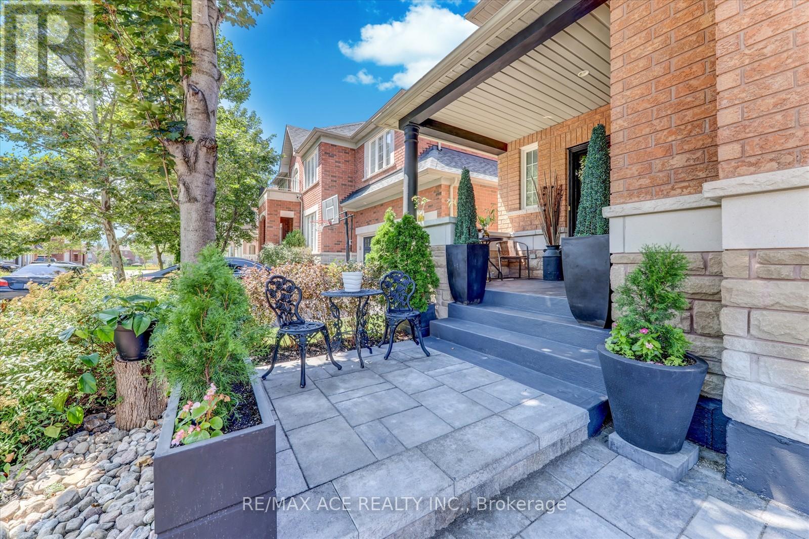 Property at 33 WESTON CRESCENT image 5
