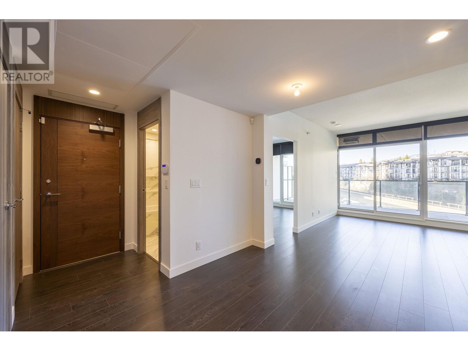 Listing Picture 4 of 24 : 305 4890 LOUGHEED HIGHWAY, Burnaby / 本拿比 - 魯藝地產 Yvonne Lu Group - MLS Medallion Club Member