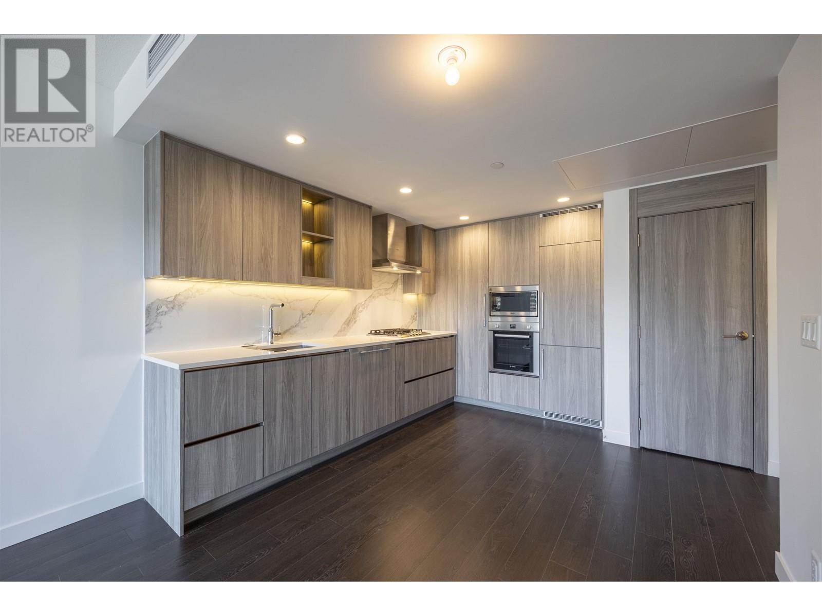 Listing Picture 9 of 24 : 305 4890 LOUGHEED HIGHWAY, Burnaby / 本拿比 - 魯藝地產 Yvonne Lu Group - MLS Medallion Club Member
