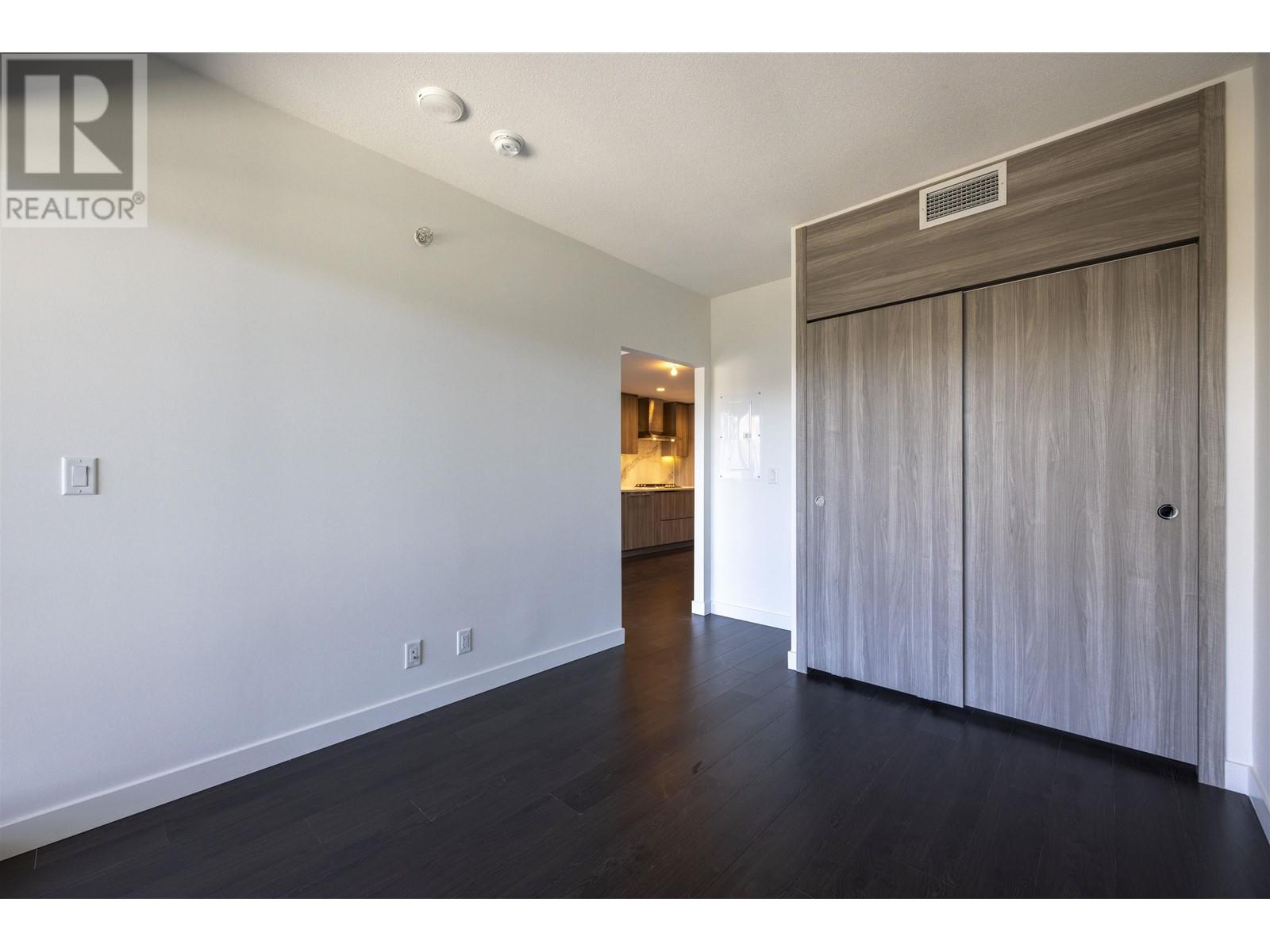 Listing Picture 16 of 24 : 305 4890 LOUGHEED HIGHWAY, Burnaby / 本拿比 - 魯藝地產 Yvonne Lu Group - MLS Medallion Club Member