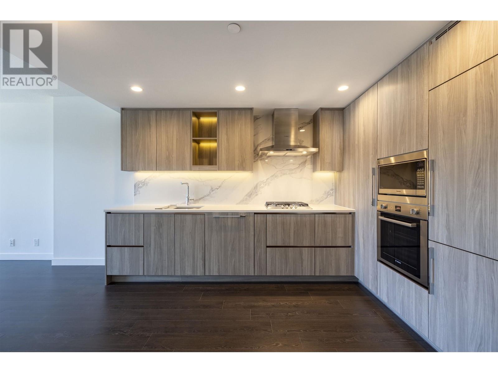 Listing Picture 8 of 24 : 305 4890 LOUGHEED HIGHWAY, Burnaby / 本拿比 - 魯藝地產 Yvonne Lu Group - MLS Medallion Club Member
