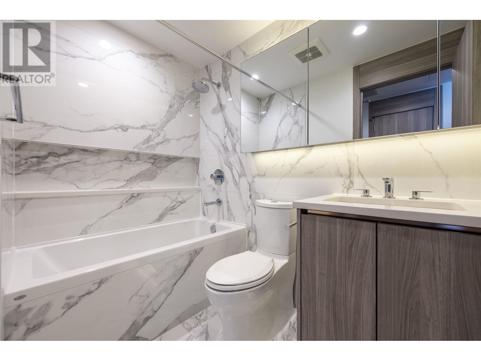Listing Picture 14 of 24 : 305 4890 LOUGHEED HIGHWAY, Burnaby / 本拿比 - 魯藝地產 Yvonne Lu Group - MLS Medallion Club Member