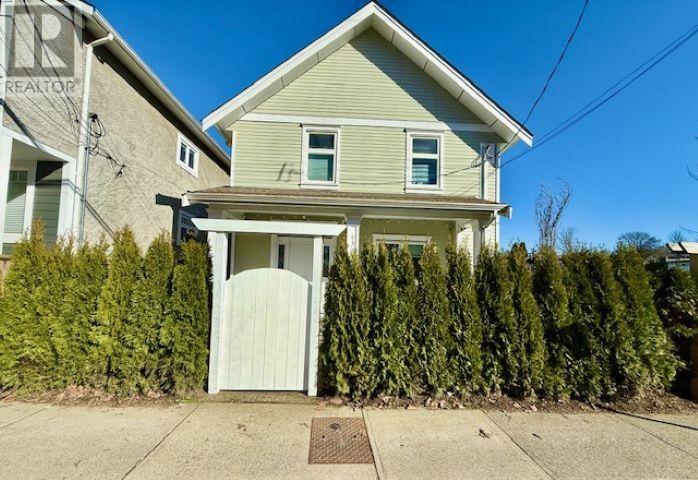 Listing Picture 20 of 22 : 4132 COMMERCIAL STREET, Vancouver / 溫哥華 - 魯藝地產 Yvonne Lu Group - MLS Medallion Club Member