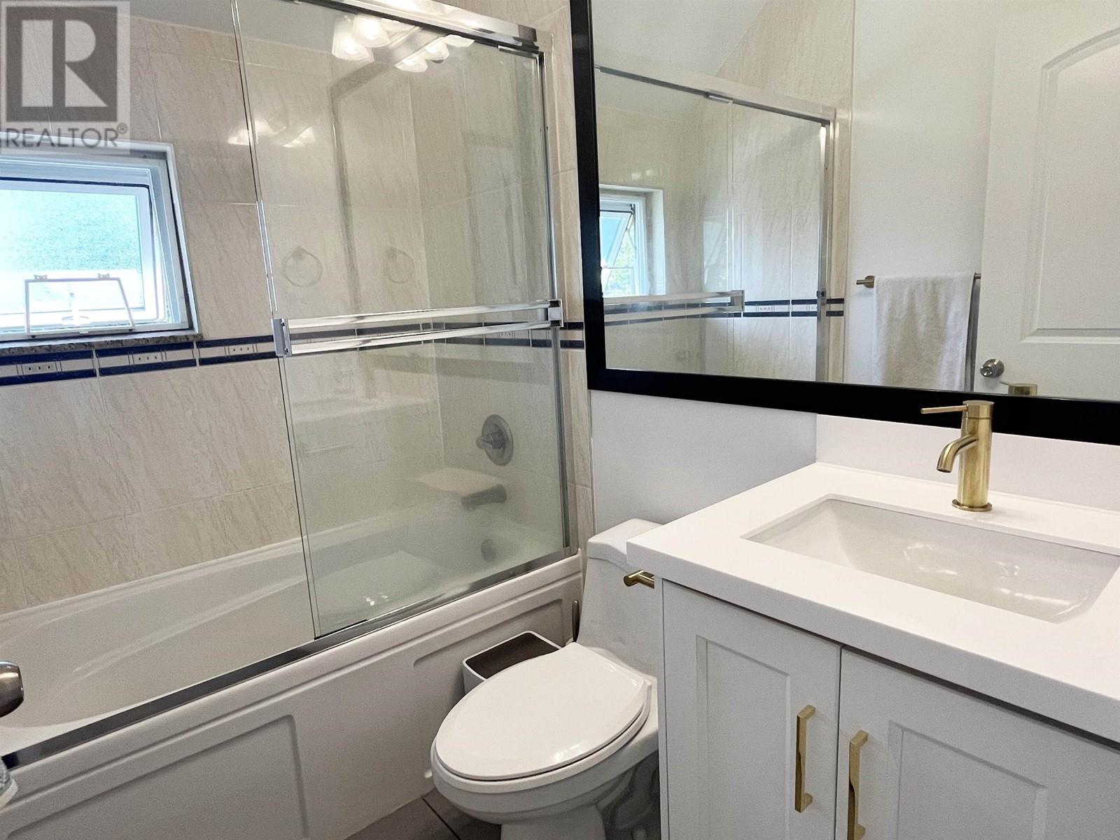 Listing Picture 18 of 22 : 4132 COMMERCIAL STREET, Vancouver / 溫哥華 - 魯藝地產 Yvonne Lu Group - MLS Medallion Club Member