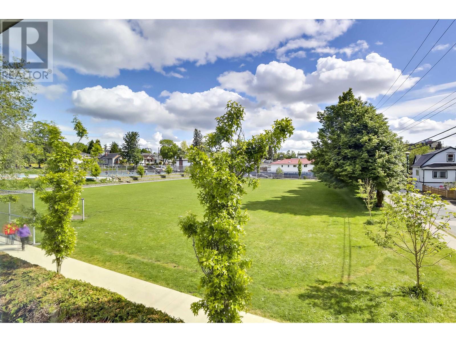 Listing Picture 21 of 22 : 4132 COMMERCIAL STREET, Vancouver / 溫哥華 - 魯藝地產 Yvonne Lu Group - MLS Medallion Club Member