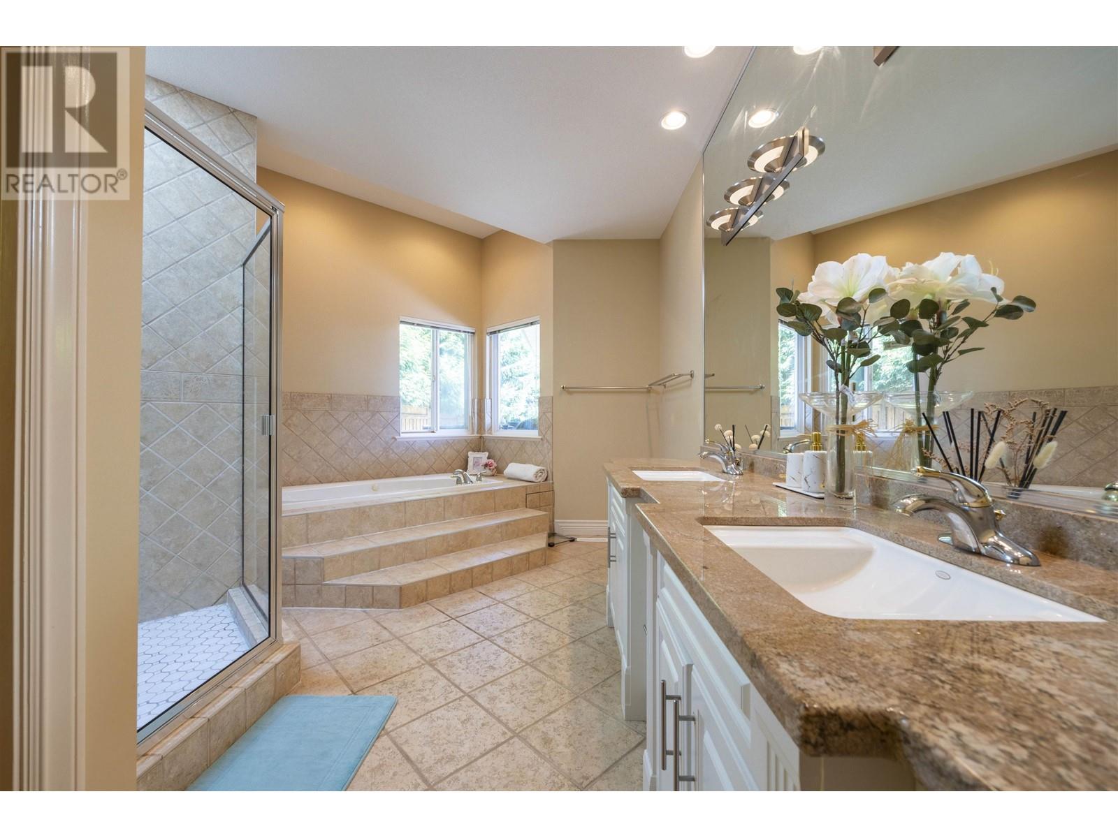 1625 Parkway Boulevard, Coquitlam, British Columbia  V3E 3M7 - Photo 24 - R2975209