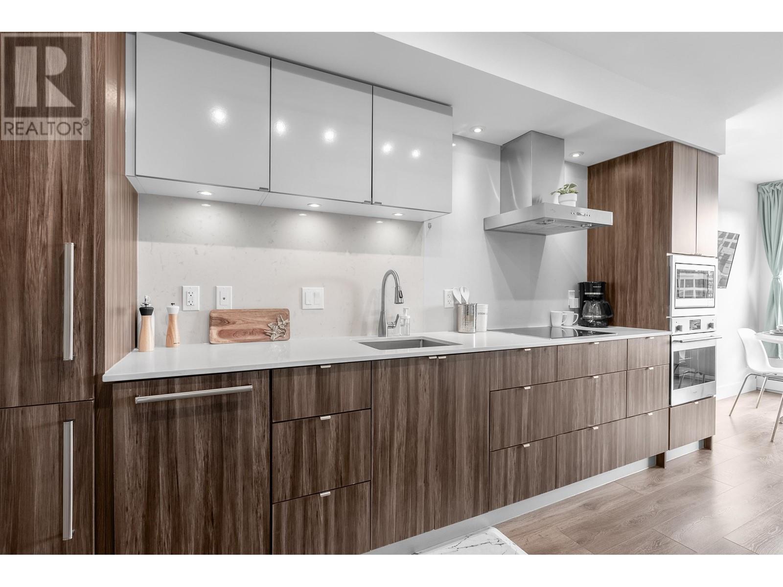 Listing Picture 3 of 23 : 608 1788 COLUMBIA STREET, Vancouver / 溫哥華 - 魯藝地產 Yvonne Lu Group - MLS Medallion Club Member