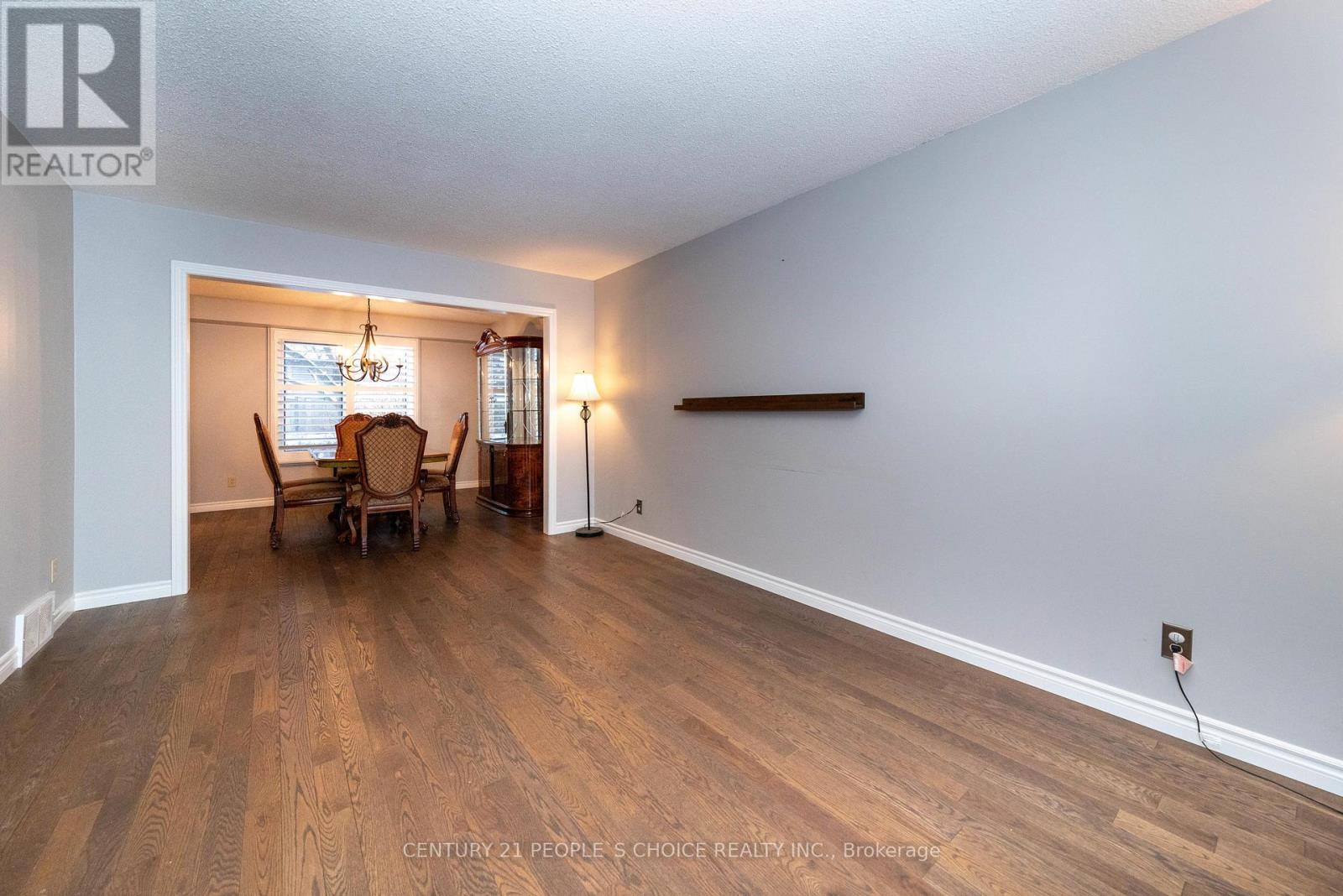 Property at 15 BIRCHLAWN AVENUE image 3