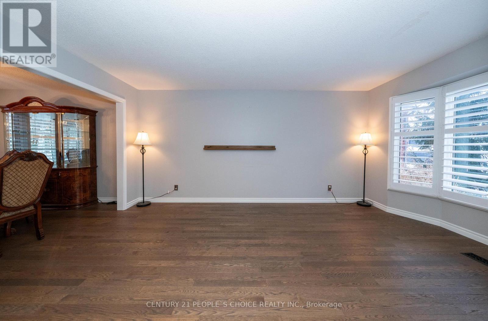 Property at 15 BIRCHLAWN AVENUE image 5