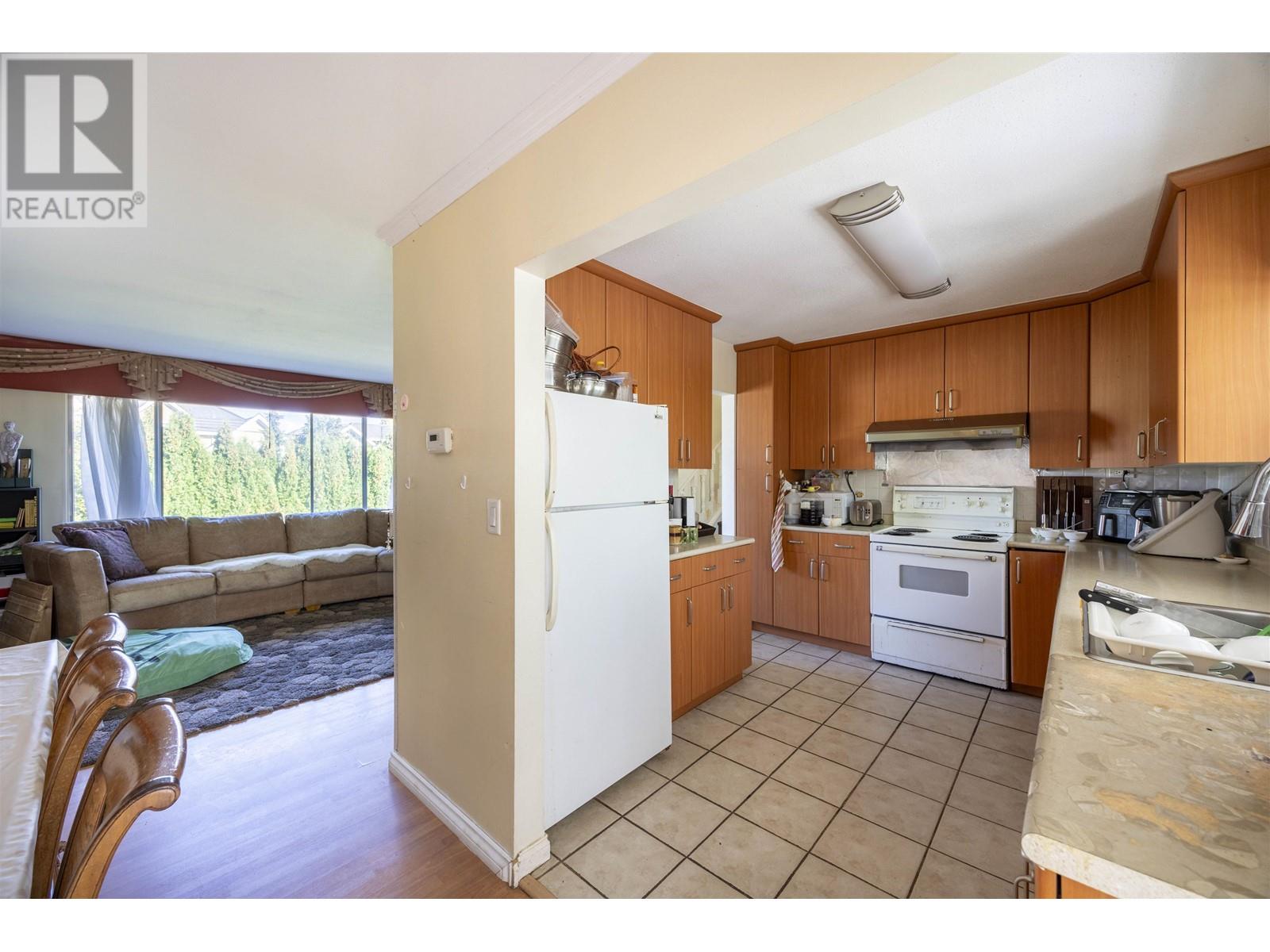 Listing Picture 14 of 26 : 9511 PINEWELL CRESCENT, Richmond / 烈治文 - 魯藝地產 Yvonne Lu Group - MLS Medallion Club Member