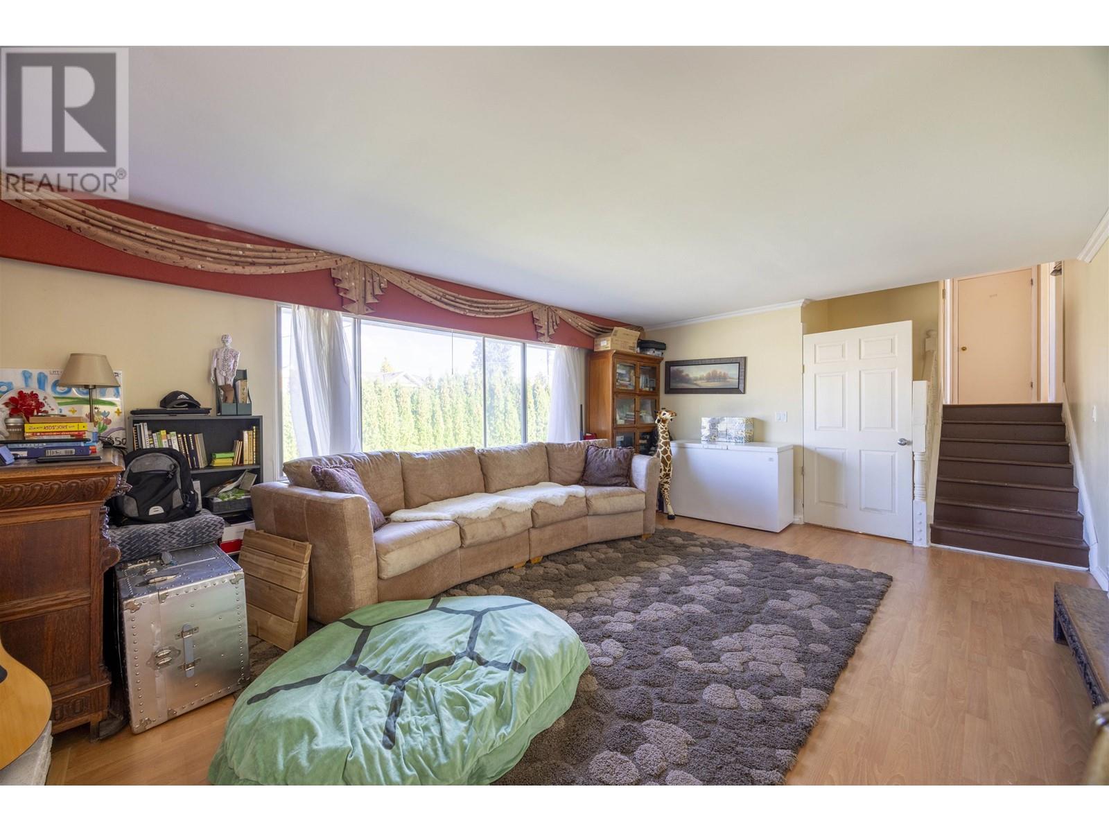 Listing Picture 9 of 26 : 9511 PINEWELL CRESCENT, Richmond / 烈治文 - 魯藝地產 Yvonne Lu Group - MLS Medallion Club Member