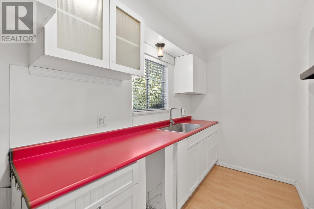3431 Glen Drive, Vancouver, British Columbia  V5V 4S5 - Photo 5 - R2975232