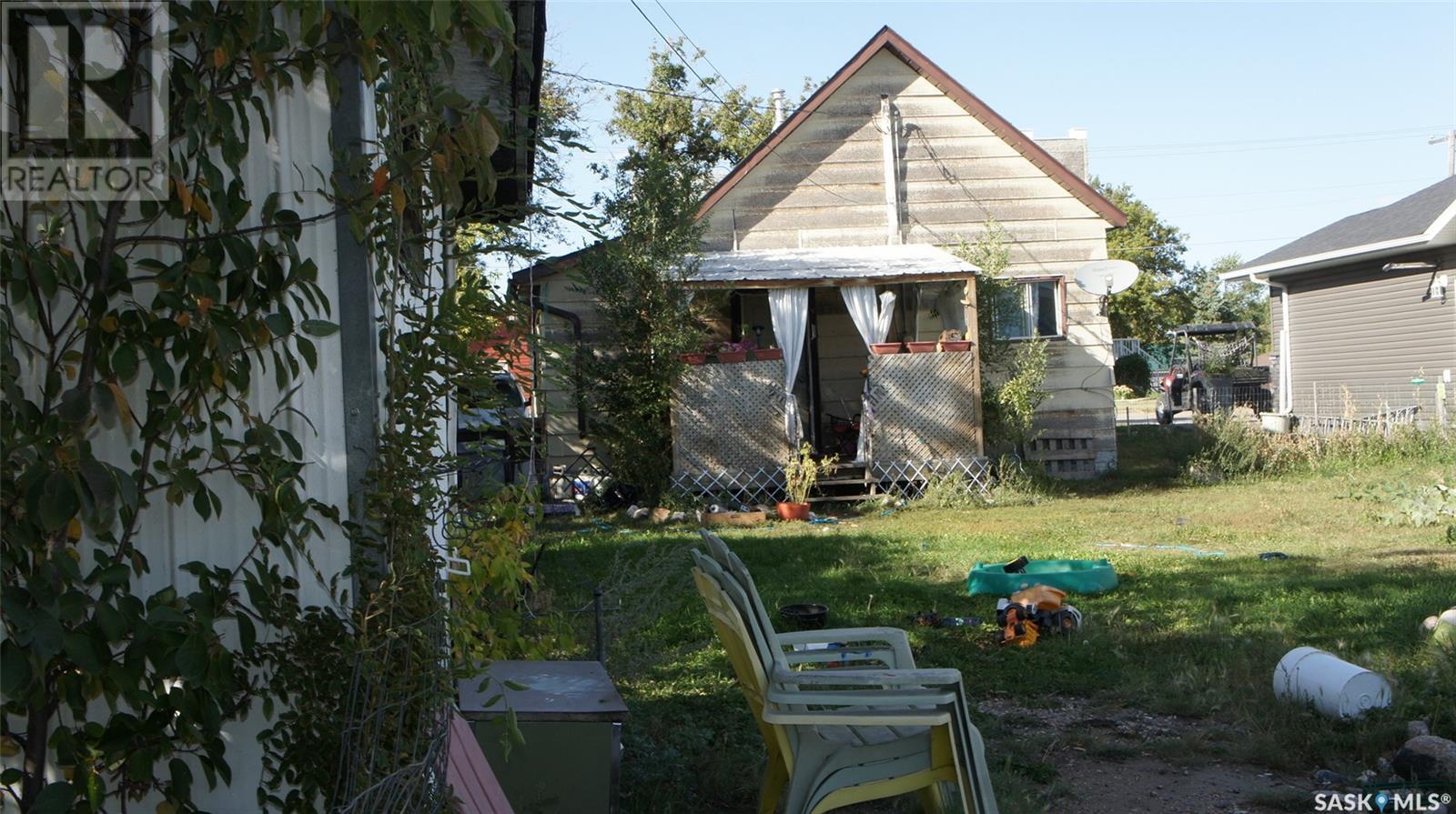 406 Carbon Avenue, Bienfait, Saskatchewan  S0C 0M0 - Photo 9 - SK997106