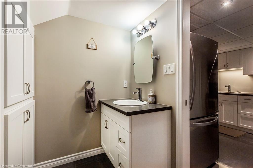 151 B Hardcastle Drive, Cambridge, Ontario  N1S 0A6 - Photo 12 - 40703844