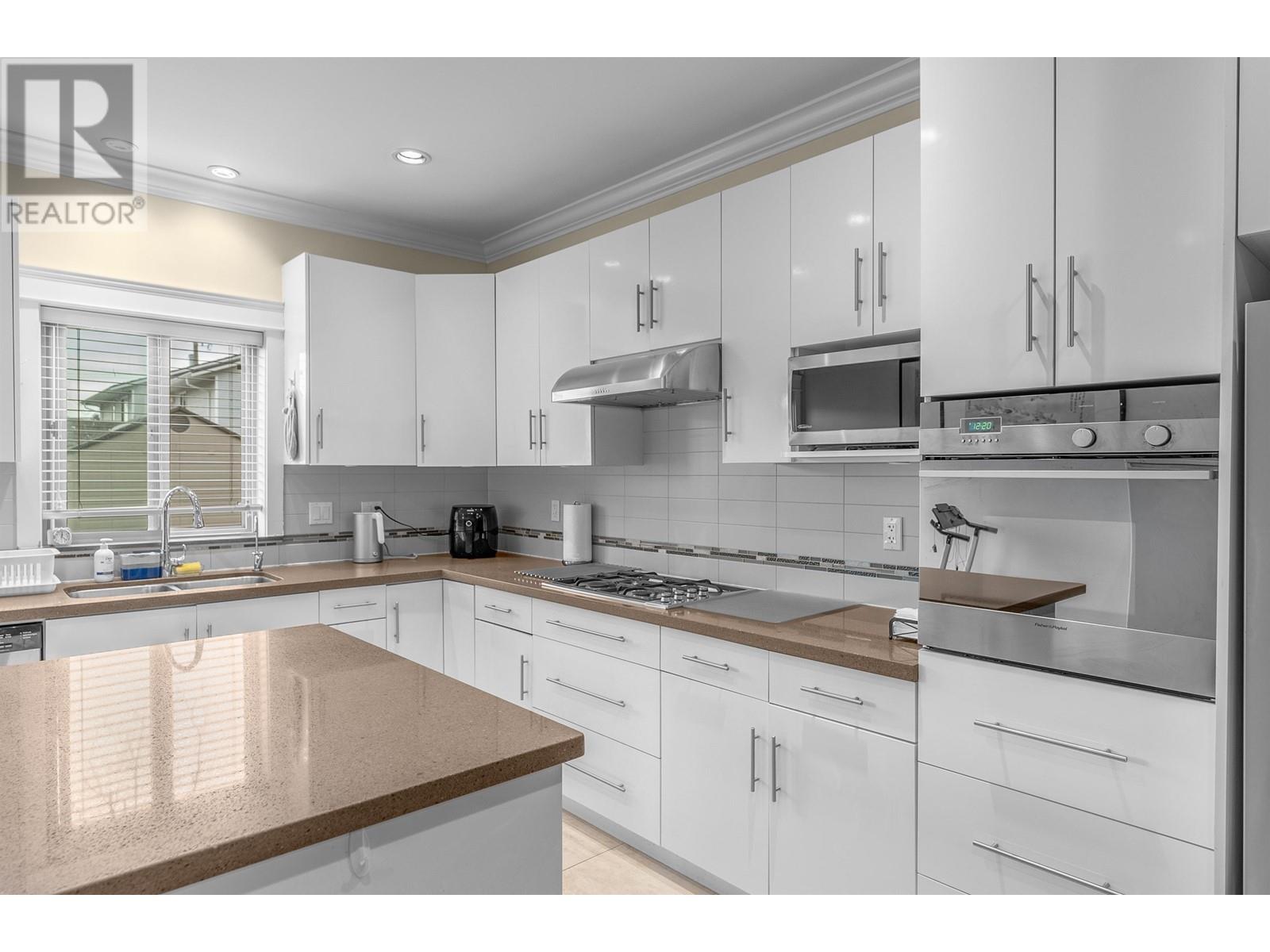 6971 Dunblane Avenue, Burnaby, British Columbia  V5J 4G1 - Photo 9 - R2973250