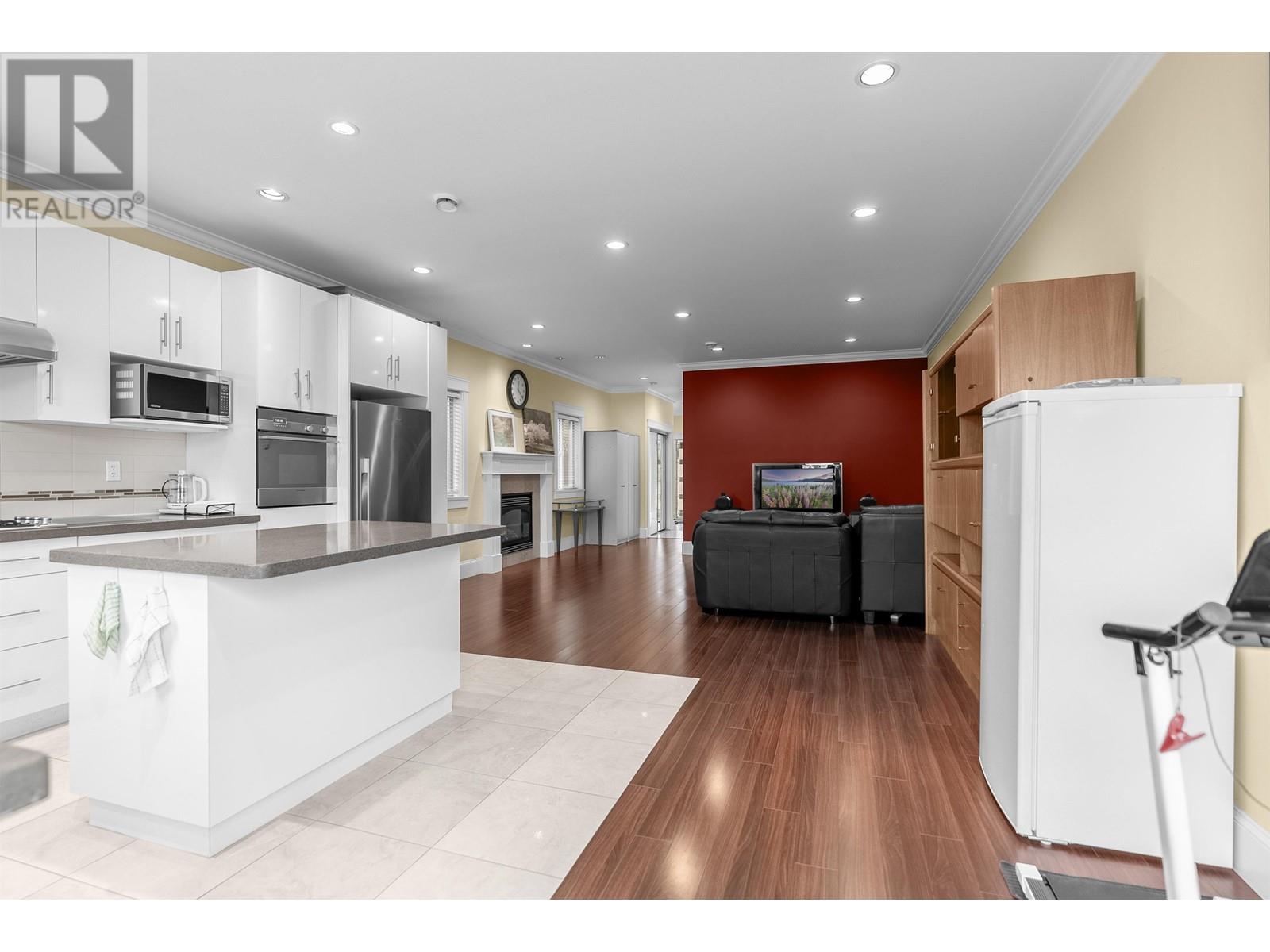 6971 Dunblane Avenue, Burnaby, British Columbia  V5J 4G1 - Photo 10 - R2973250