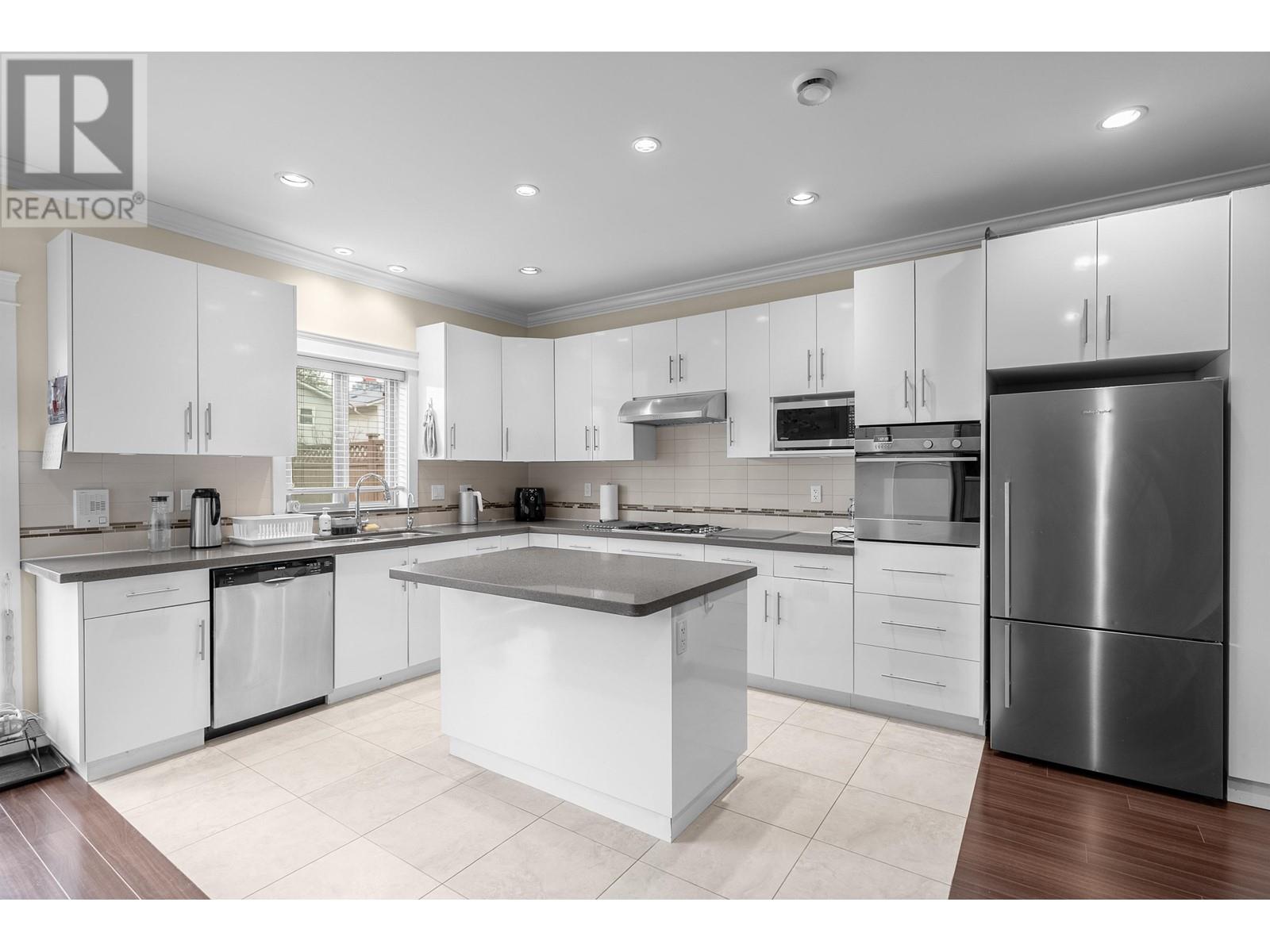 6971 Dunblane Avenue, Burnaby, British Columbia  V5J 4G1 - Photo 8 - R2973250