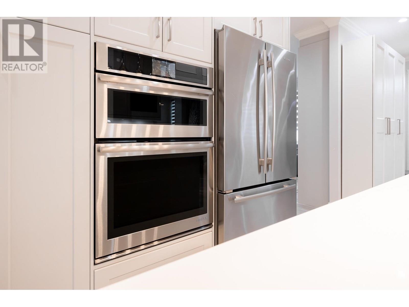 Listing Picture 13 of 40 : 6893 BURNS STREET, Burnaby / 本拿比 - 魯藝地產 Yvonne Lu Group - MLS Medallion Club Member