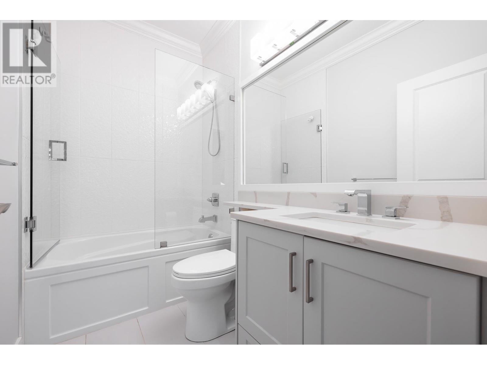 Listing Picture 23 of 40 : 6893 BURNS STREET, Burnaby / 本拿比 - 魯藝地產 Yvonne Lu Group - MLS Medallion Club Member