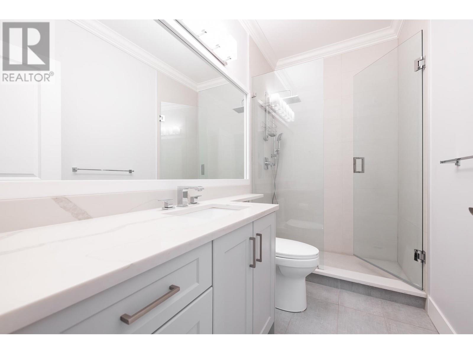 Listing Picture 17 of 40 : 6893 BURNS STREET, Burnaby / 本拿比 - 魯藝地產 Yvonne Lu Group - MLS Medallion Club Member